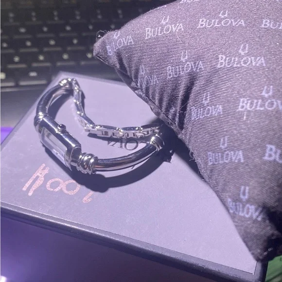 Woman’s boluva watch 6.5 wrist